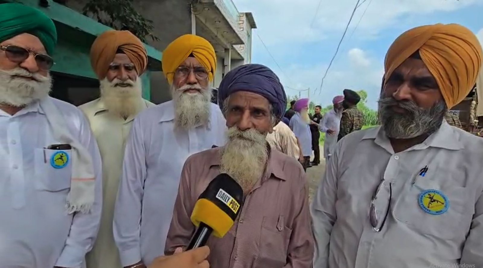 ਸ਼ਹੀਦ ਦਲਜੀਤ ਸਿੰਘ ਦੇ ਪਰਿਵਾਰ ਨੇ ਰਾਜਨੀਤਿਕ ਆਗੂਆਂ ‘ਤੇ ਜਤਾਇਆ ਰੋਸ, ਅੰਤਿਮ ਸੰਸਕਾਰ ‘ਤੇ ਨਹੀਂ ਪਹੁੰਚਿਆਂ ਕੋਈ ਆਗੂ