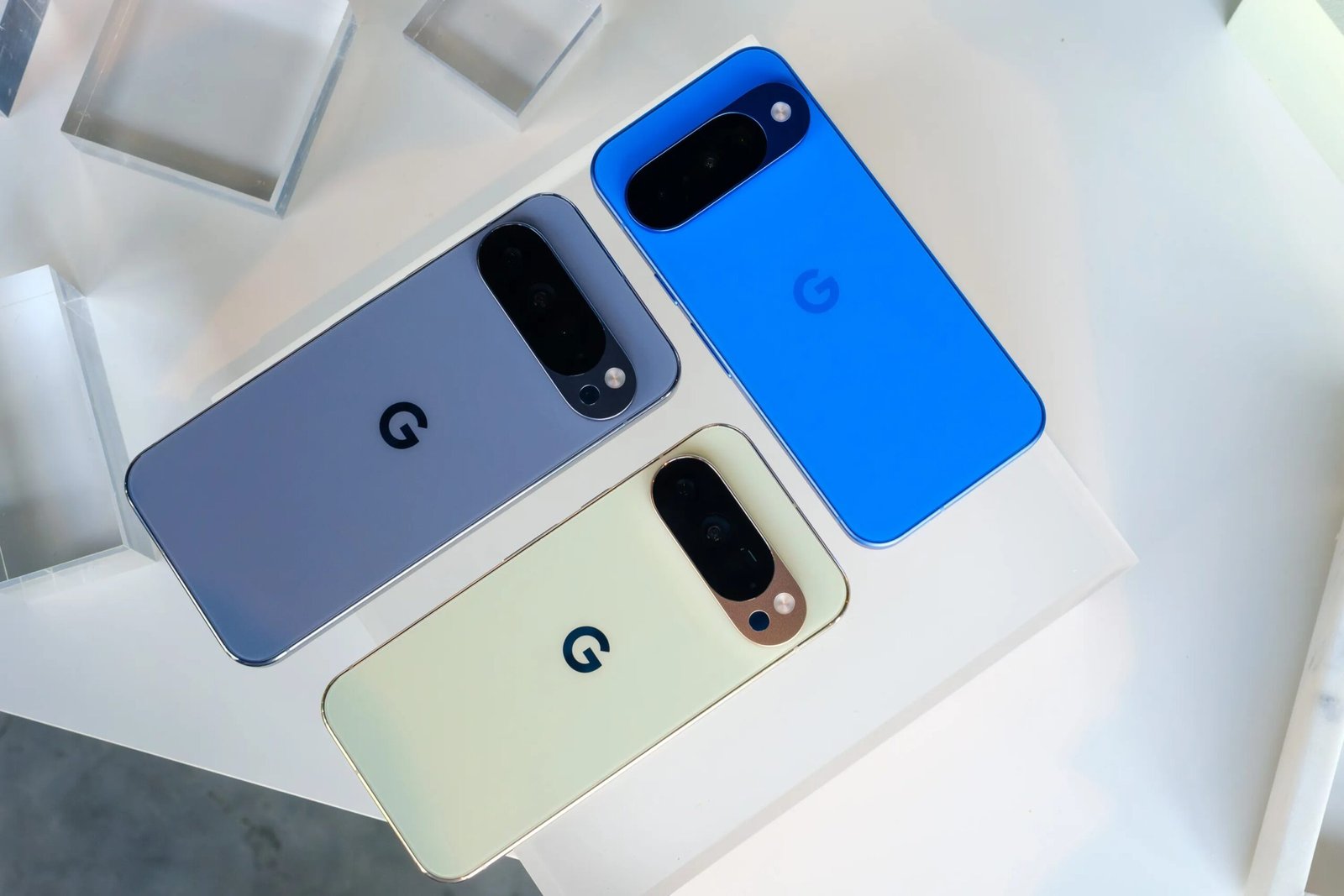 Google Pixel 10 सीरीज का लुक आया सामने, दमदार फीचर्स के साथ चार फोन्स की हुई एंट्री, इतनी है कीमत