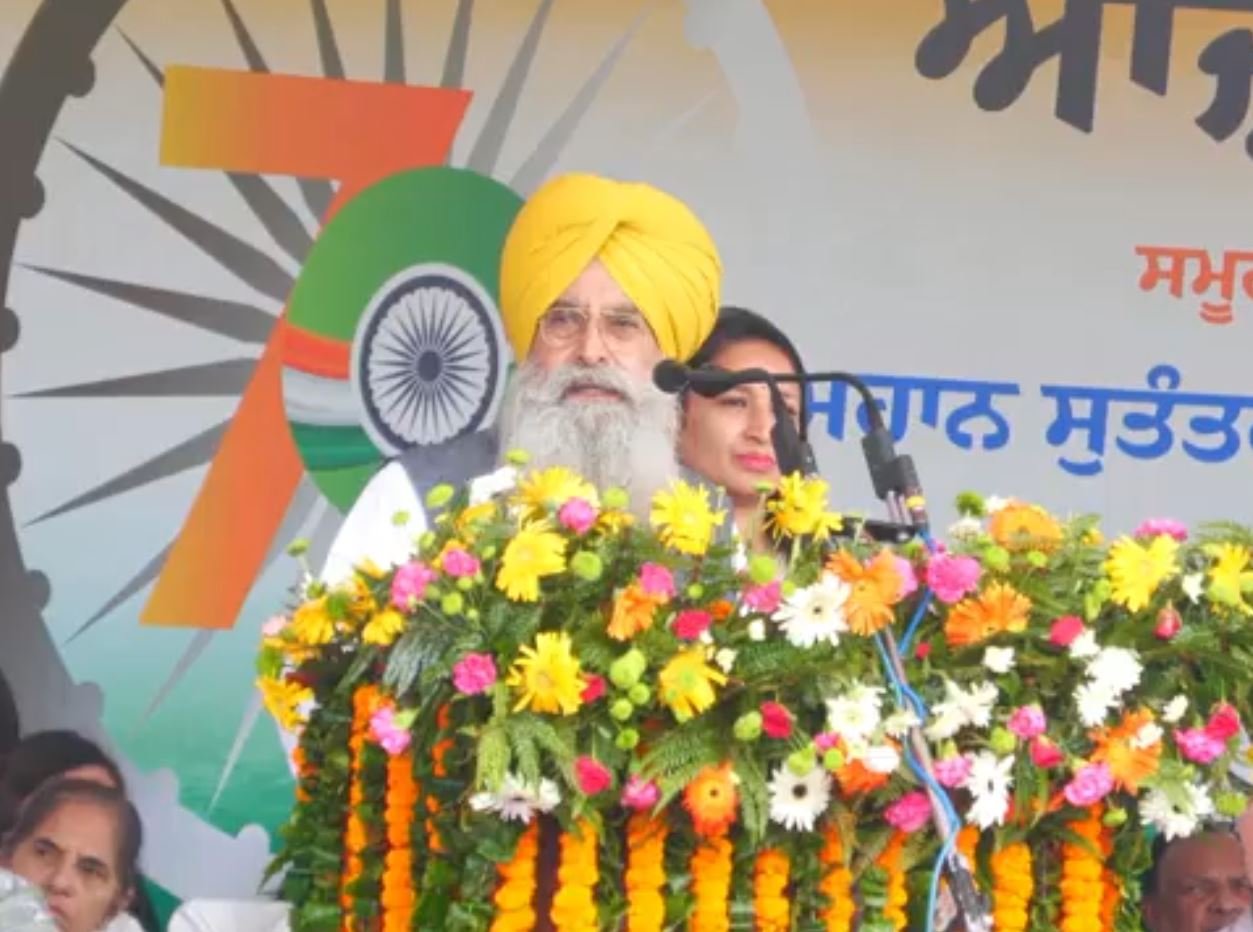 ਖੇਤੀਬਾੜੀ ਮੰਤਰੀ ਗੁਰਮੀਤ ਸਿੰਘ ਖੁੱਡੀਆਂ ਨੇ ਮੋਹਾਲੀ ਵਿੱਚ ਲਹਿਰਾਇਆ ਤਿਰੰਗਾ