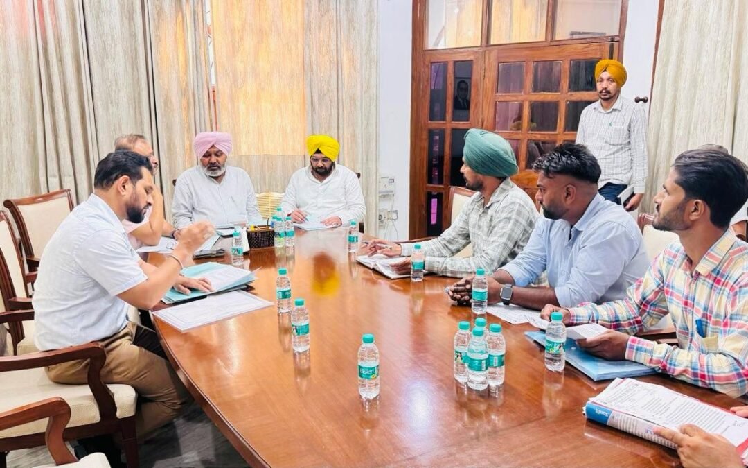 ਹਰਭਜਨ ਸਿੰਘ ਈ ਟੀ ਓ ਨੇ ਕੀਤੀ ਵੱਖ-ਵੱਖ ਯੂਨੀਅਨਾਂ ਨਾਲ ਮੁਲਾਕਾਤ