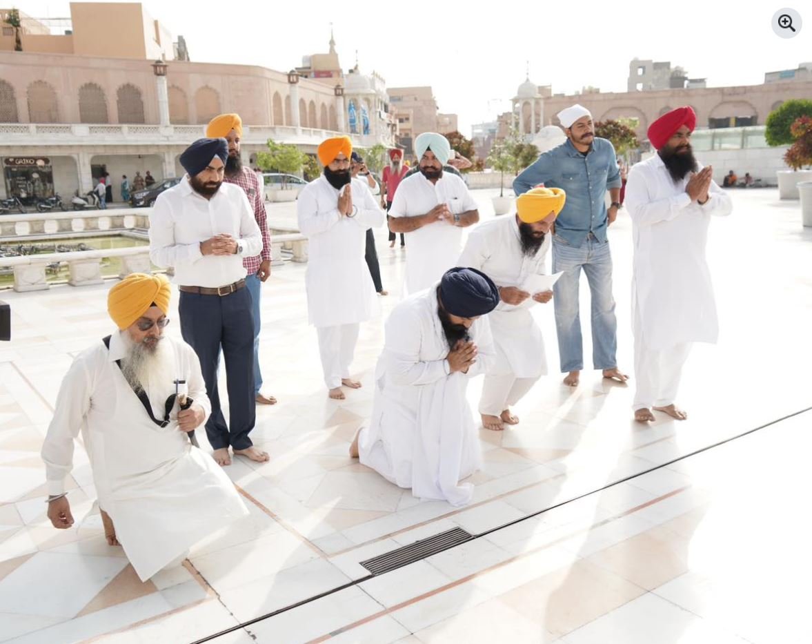 ਸਿੱਖਿਆ ਮੰਤਰੀ ਬੈਂਸ ਗੁਰਦੁਆਰਾ ਗੁਰੂ ਕਾ ਮਹਿਲ, ਗੁਰਦੁਆਰਾ ਕੋਠਾ ਸਾਹਿਬ ਅਤੇ ਬਾਬਾ ਬਕਾਲਾ ਸਾਹਿਬ ਵਿਖੇ ਹੋਏ ਨਤਮਸਤਕ