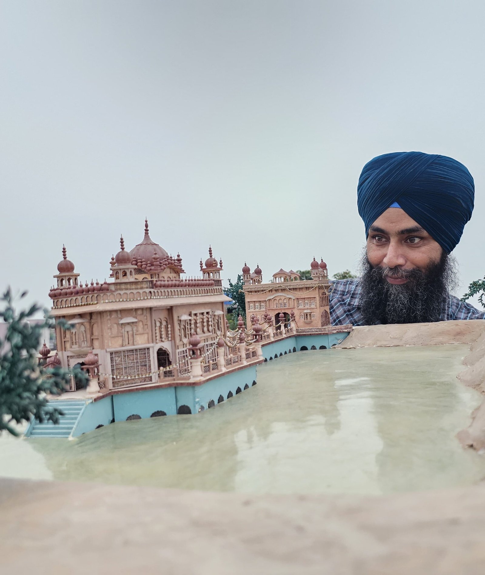 ਗੁਰਪ੍ਰੀਤ ਸਿੰਘ ਪੇਪਰ ਆਰਟਿਸਟ ਵੱਲੋਂ 400 ਸਾਲ ਪੁਰਾਣੇ ਰੂਪ ‘ਚ ਸ੍ਰੀ ਦਰਬਾਰ ਸਾਹਿਬ ਦਾ ਮਾਡਲ ਤਿਆਰ — ਬਣਾਇਆ ਵਿਸ਼ਵ ਰਿਕਾਰਡ