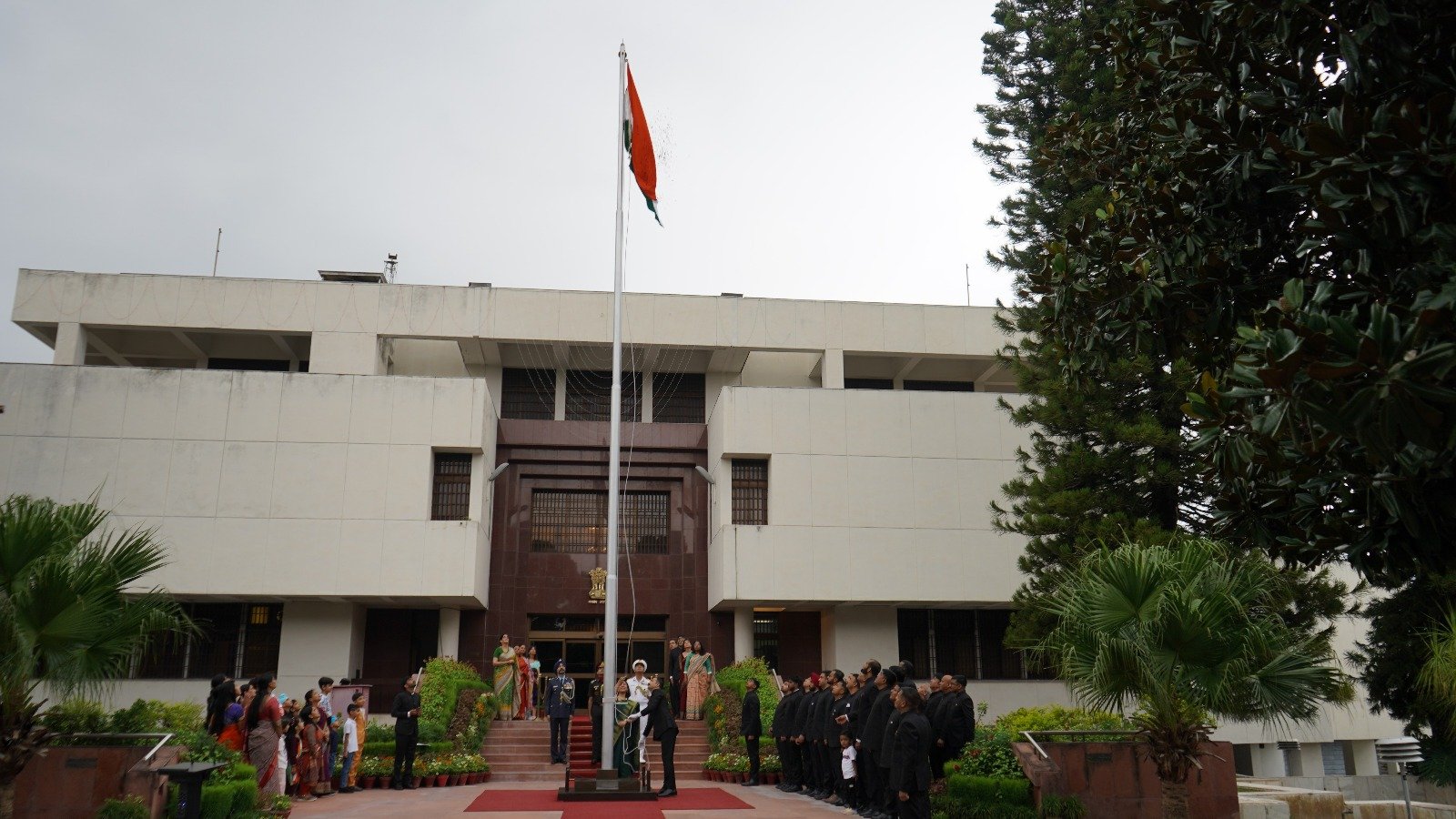 ਆਪ੍ਰੇਸ਼ਨ ਸਿੰਦੂਰ ਤੋਂ ਬਾਅਦ, ਪਾਕਿਸਤਾਨ ‘ਚ ਘਬਰਾਹਟ… ਇਸਲਾਮਾਬਾਦ ‘ਚ ਭਾਰਤੀ ਡਿਪਲੋਮੈਟਾਂ ਨੂੰ ਪਾਣੀ ਤੇ ਗੈਸ ਦੀ ਸਪਲਾਈ ਬੰਦ, ਅਖ਼ਬਾਰਾਂ ‘ਤੇ ਵੀ ਪਾਬੰਦੀ