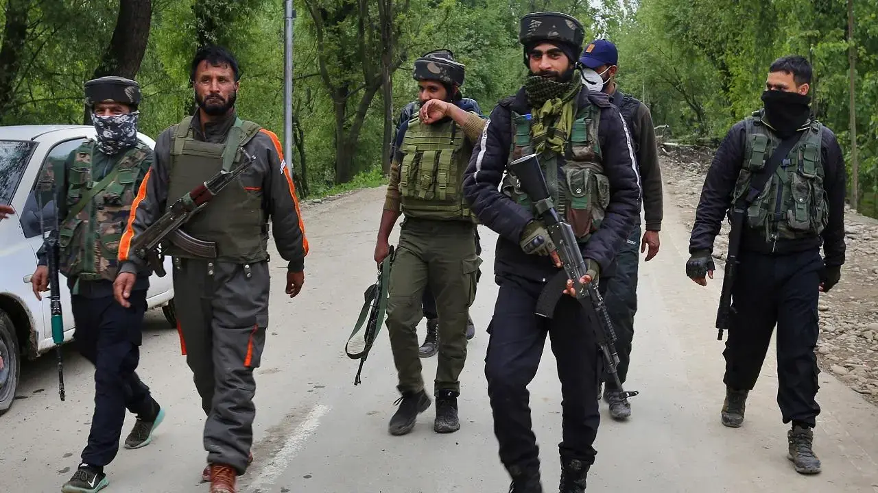 Kulgam Encounter: ਕੁਲਗਾਮ ਮੁਕਾਬਲੇ ‘ਚ 2 ਜਵਾਨ ਸ਼ਹੀਦ, ‘ਆਪ੍ਰੇਸ਼ਨ ਅਖਲ’ 9ਵੇਂ ਦਿਨ ਵੀ ਜਾਰੀ