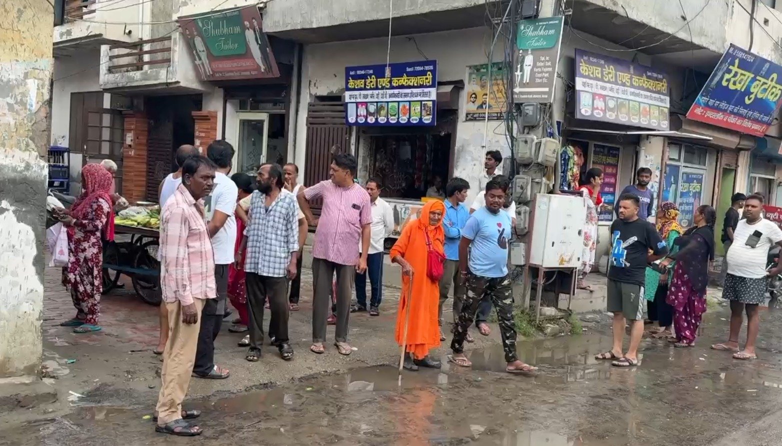 करनाल में दिनदहाड़े लड़की का किडनैप, लोगों ने रोका तो मारपीट की, काले रंग की कार में आए 3 किडनैपर