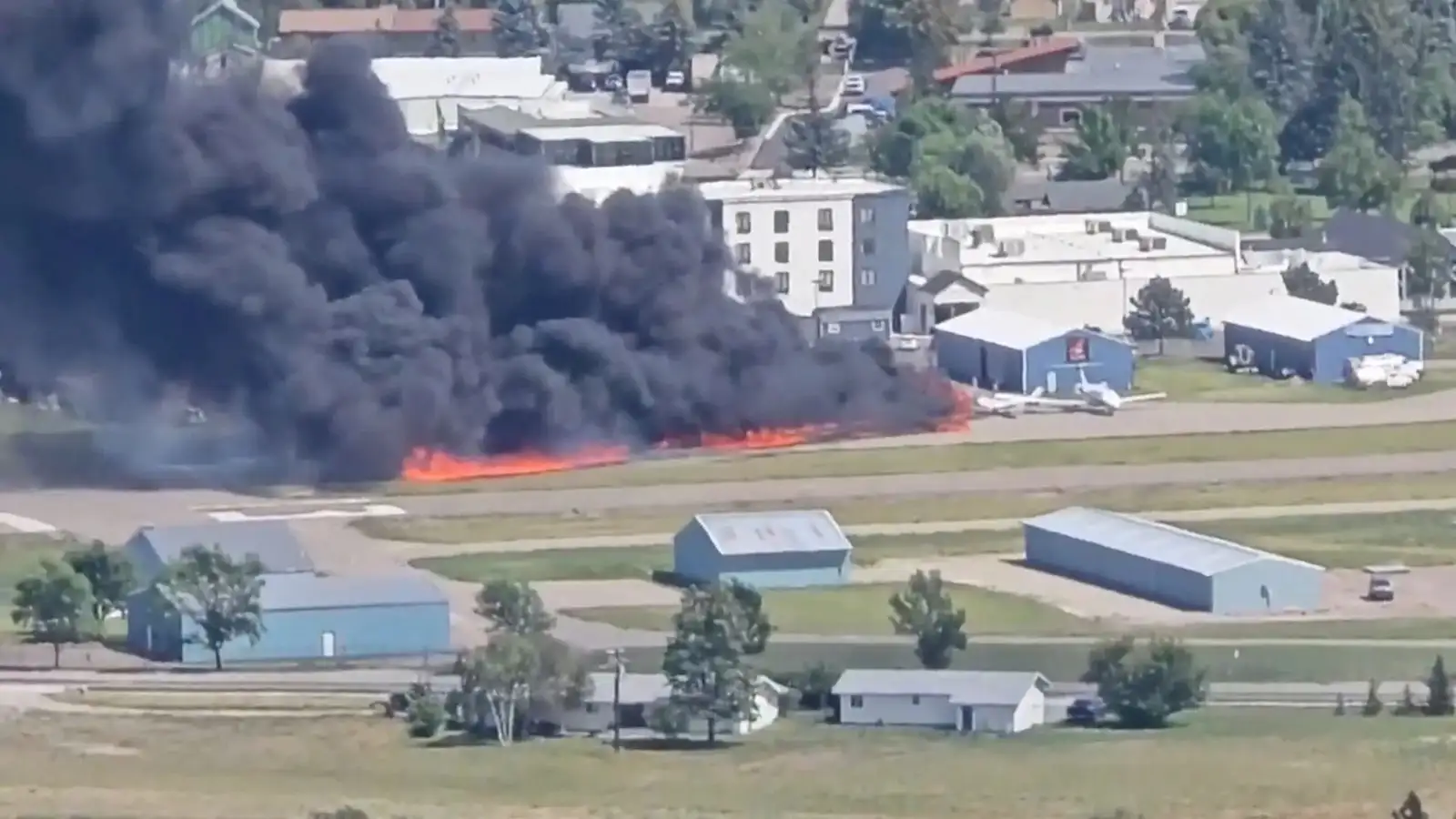 America Plane Crash; ਅਮਰੀਕਾ ‘ਚ ਜਹਾਜ਼ ਹਾਦਸਾਗ੍ਰਸਤ,ਹਵਾਈ ਅੱਡੇ ‘ਤੇ ਟਕਰਾਏ ਦੋ ਜਹਾਜ਼, ਲੱਗੀ ਭਿਆਨਕ ਅੱਗ
