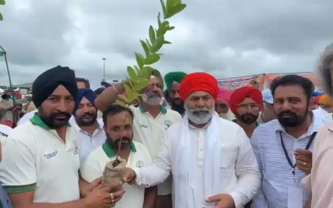 ਬਠਿੰਡਾ ਦੇ ਕਿਸਾਨ ਮੇਲੇ ‘ਚ ਪਹੁੰਚੇ ਰਾਕੇਸ਼ ਟਿਕੈਤ, ਭਲਕੇ ਕਰਨਗੇ ਪੰਜਾਬ ਹੜ੍ਹ ਪ੍ਰਭਾਵਿਤ ਇਲਾਕਿਆਂ ਦਾ ਦੌਰਾ