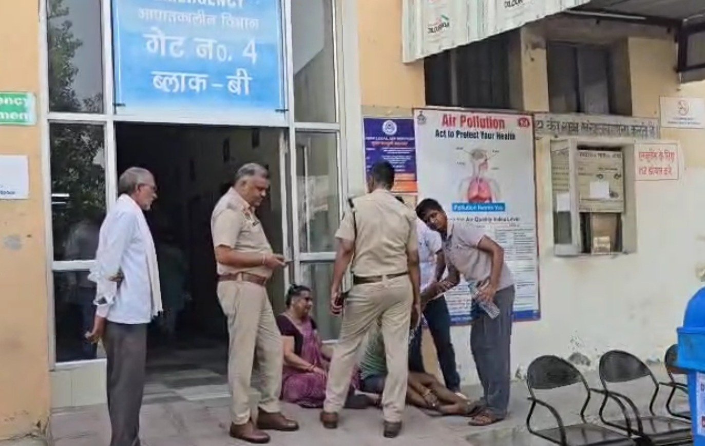 झज्जर में टायर फटने से पलटी स्कूल वैन, एक बच्चे की मौत, 3 की हालत गंभीर