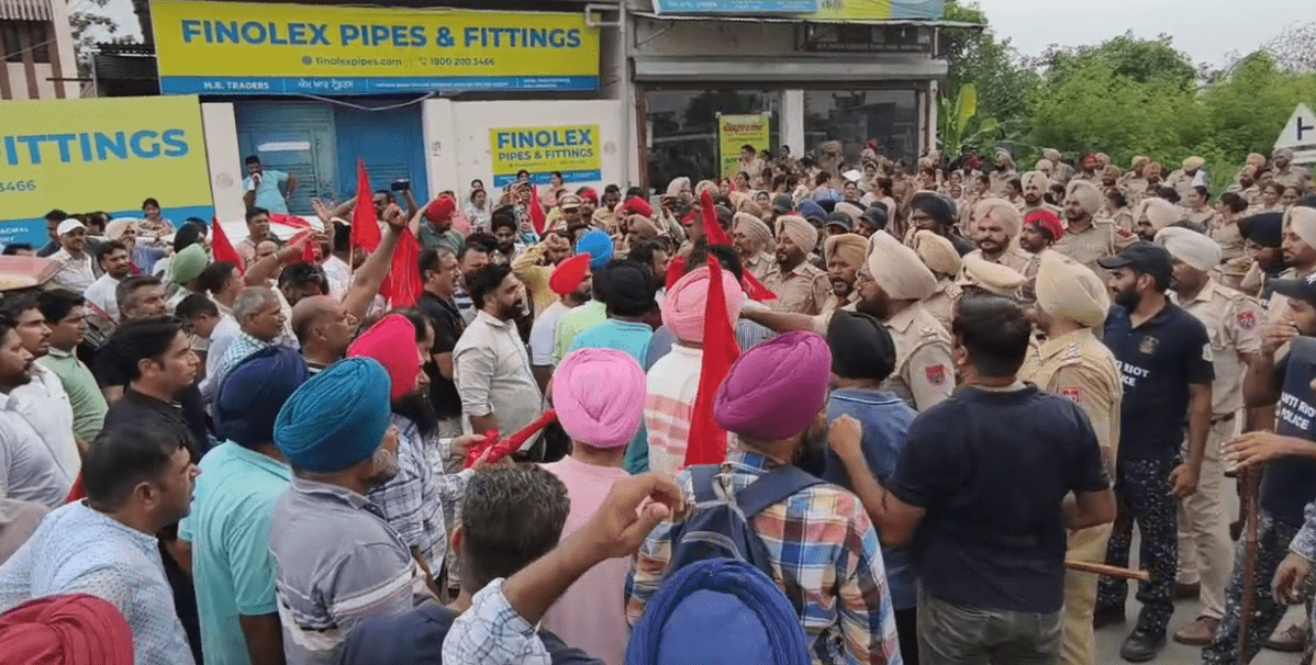ਮੁੱਖ ਮੰਤਰੀ ਭਗਵੰਤ ਮਾਨ ਦੇ ਘਰ ਅੱਗੇ ਕੰਪਿਊਟਰ ਅਧਿਆਪਕਾਂ ਵੱਲੋਂ ਮੁੜ ਧਰਨਾ, ਕਿਹਾ – ‘ਸਰਕਾਰ ਨੇ ਸਿਰਫ ਲਾਰੇ ਲਗਾਏ, ਕੋਈ ਸੁਣਵਾਈ ਨਹੀਂ’