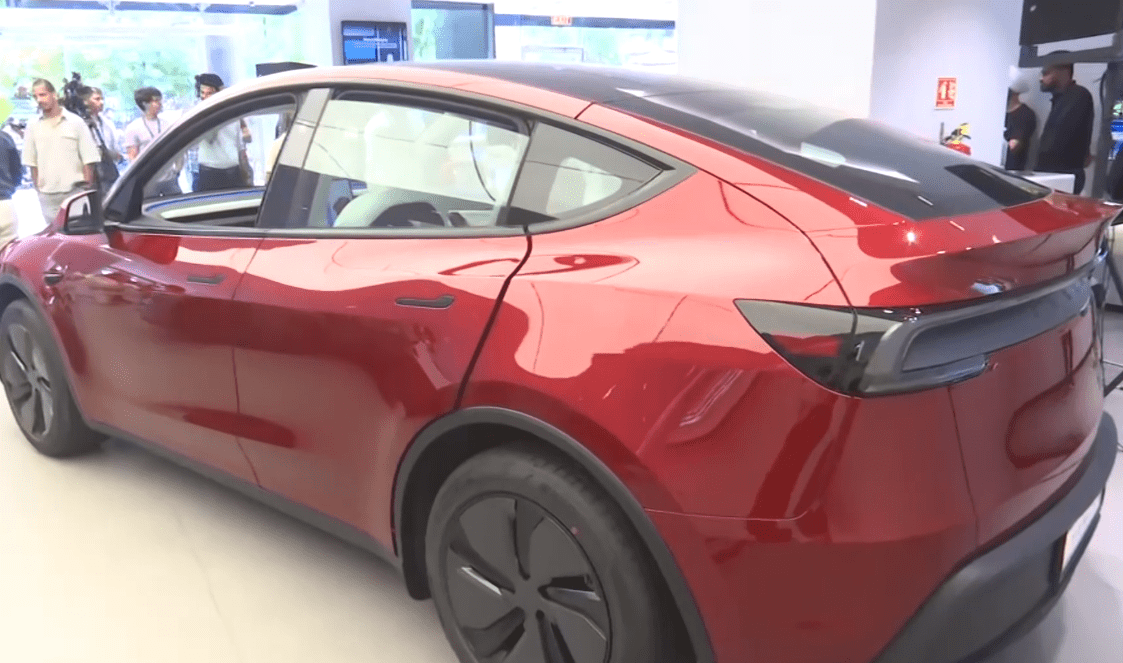 ਮੁੰਬਈ ਤੋਂ ਬਾਅਦ ਹੁਣ ਟੈਸਲਾ ਦਾ ਨਵਾਂ ਸ਼ੋਅਰੂਮ ਦਿੱਲੀ ਵਿੱਚ ਖੁੱਲ੍ਹਿਆ, ਸੁਪਰਚਾਰਜਰ ਸਹੂਲਤ ਹੋਵੇਗੀ ਉਪਲਬਧ