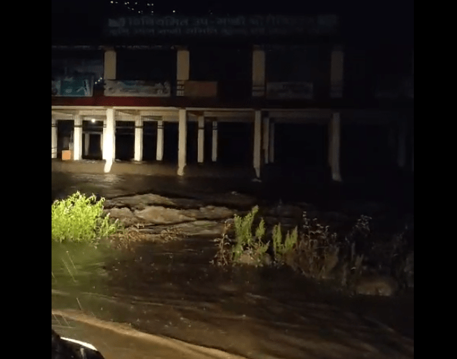 Red Alert: ਮਨਾਲੀ ‘ਚ ਮੀਂਹ ਦਾ ਕਹਿਰ: ਬਿਆਸ ਦਰਿਆ ਚੜ੍ਹੇ ਉਫਾਨ ‘ਤੇ, ਸਕੂਲ-ਕਾਲਜ ਬੰਦ