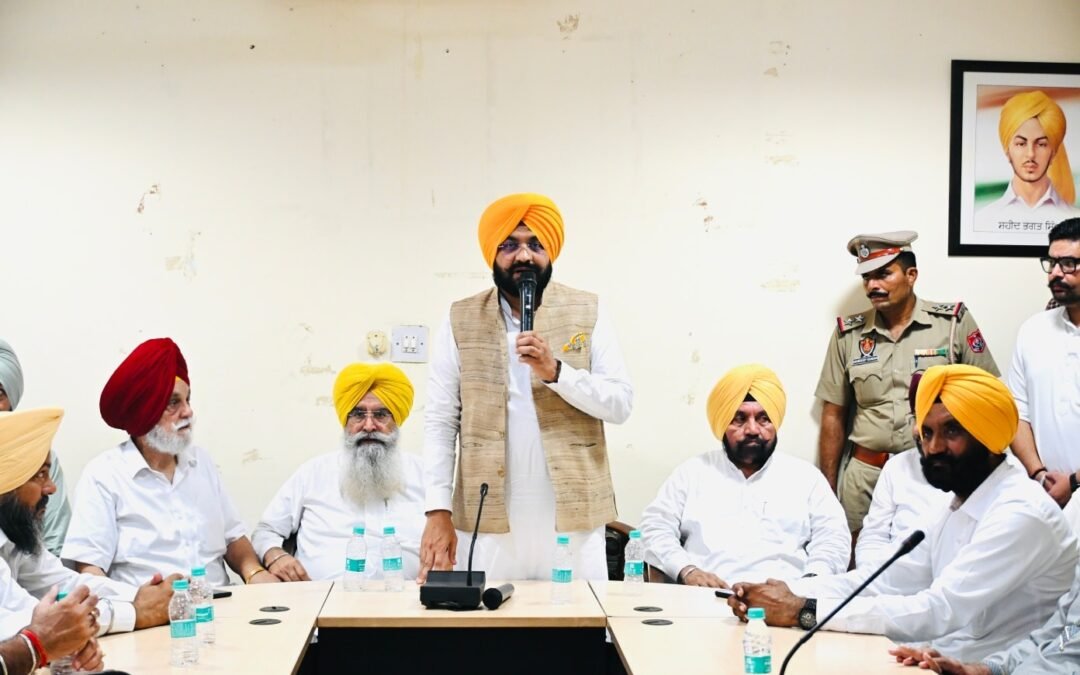 ਖੰਨਾ ਮੰਡੀ ਦੌਰੇ ਦੌਰਾਨ ਮੰਤਰੀ ਖੁੱਡੀਆਂ ਨੇ ਸੁਣੀਆਂ ਆੜ੍ਹਤੀਆਂ ਦੀਆਂ ਮੰਗਾਂ, ਮਜਦੂਰਾਂ ਦੀ ਮਜ਼ਦੂਰੀ ‘ਚ 10 ਪ੍ਰਤੀਸ਼ਤ ਵਾਧਾ