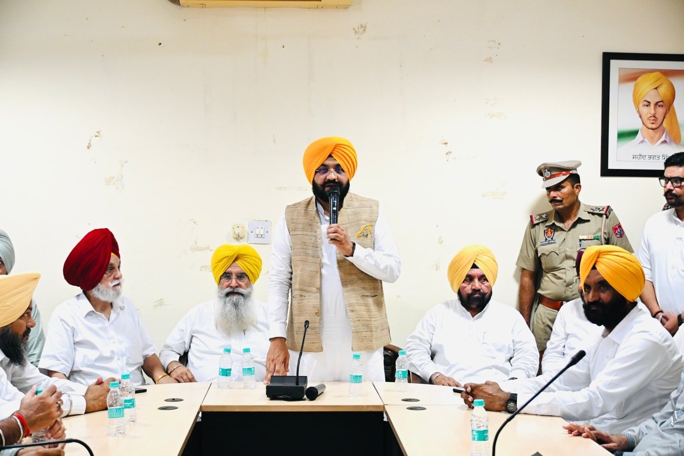 ਖੰਨਾ ਮੰਡੀ ਦੌਰੇ ਦੌਰਾਨ ਮੰਤਰੀ ਖੁੱਡੀਆਂ ਨੇ ਸੁਣੀਆਂ ਆੜ੍ਹਤੀਆਂ ਦੀਆਂ ਮੰਗਾਂ, ਮਜਦੂਰਾਂ ਦੀ ਮਜ਼ਦੂਰੀ ‘ਚ 10 ਪ੍ਰਤੀਸ਼ਤ ਵਾਧਾ