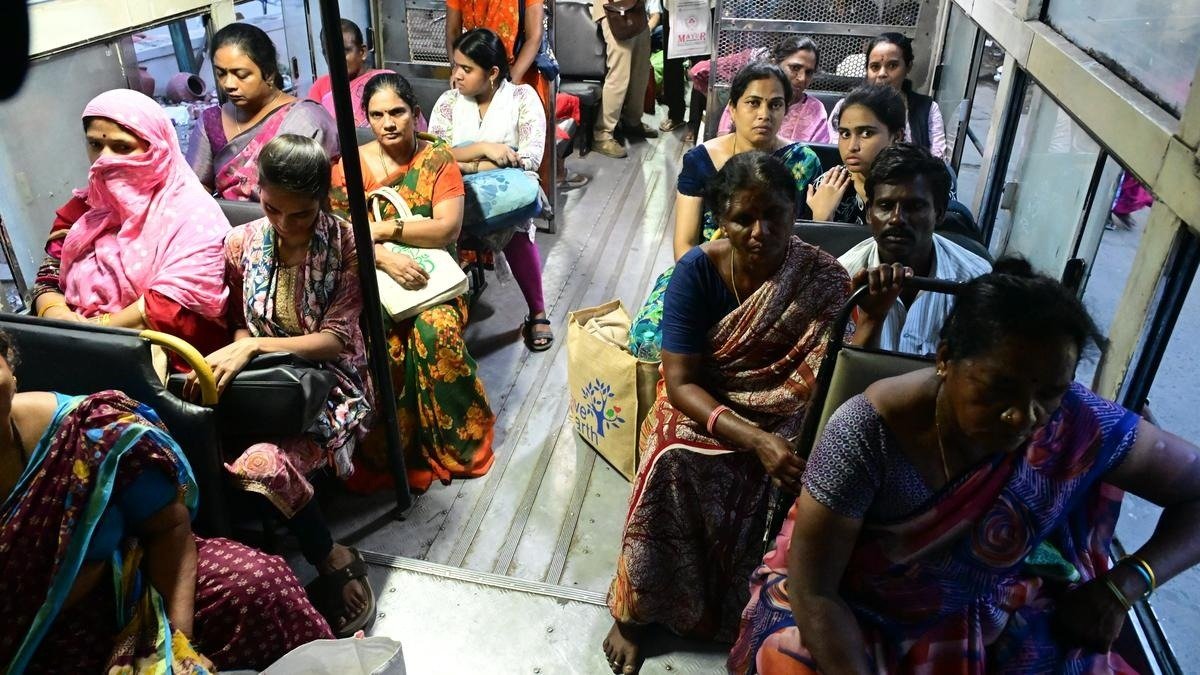 रक्षाबंधन पर राज्य सरकारों का बहनों को तोहफा, जानिए हरियाणा- चंडीगढ़ के अलावा किन राज्यों में महिलाएं कर सकेंगी बसों में फ्री ट्रैवल