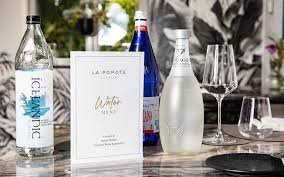 फ्रांसीसी शैली के रेस्टोरेंट ने शराब न पीने वालों के लिए ब्रिटेन का पहला जल मेनू किया लॉन्च
