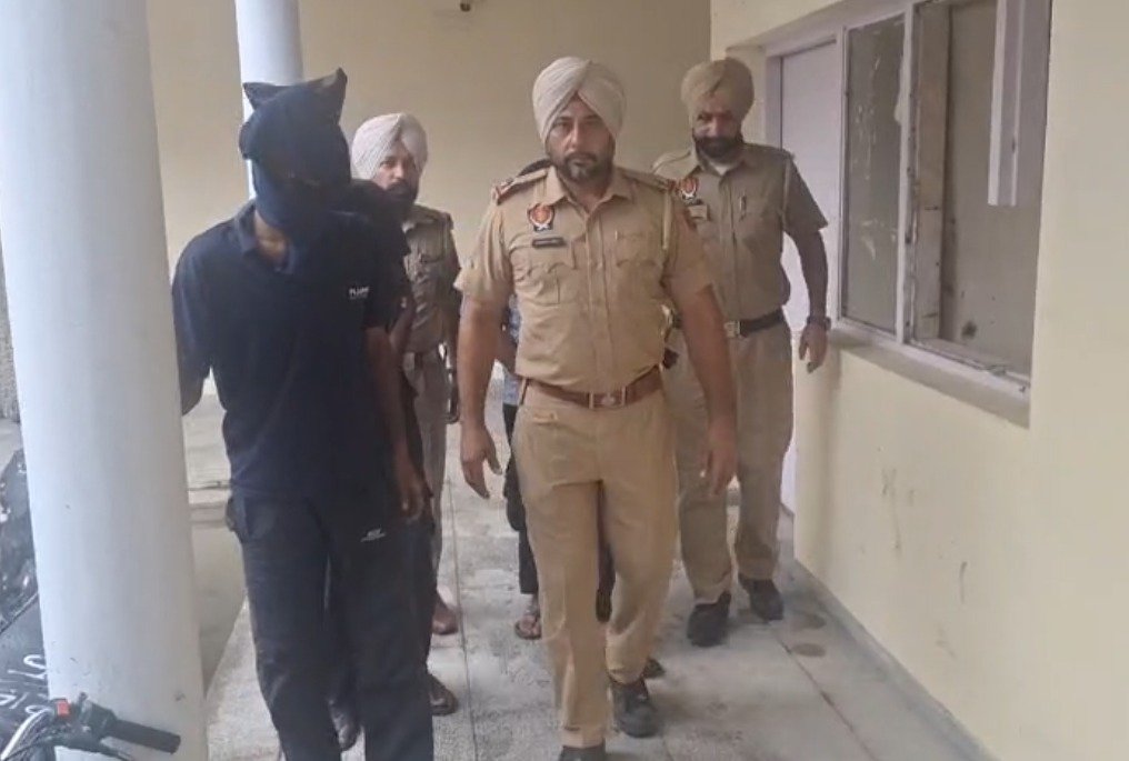 ਮੋਗਾ ’ਚ ਚੋਰਾਂ ਦੀ ਦਹਿਸ਼ਤ, 125 ਕਿਲੋ ਚਾਂਦੀ ਤੇ 25 ਕਿਲੋ ਤਾਂਬੇ ਸਮੇਤ ਕਾਬੂ ਕੀਤੇ ਗਏ 3 ਚੋਰ