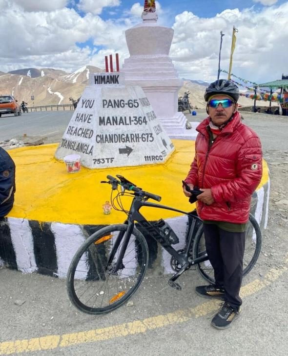 62 ਸਾਲ ਦੇ ਆਲੋਕ ਭੰਡਾਰੀ ਨੇ ਲੇਹ ਫਤਹਿ ਕਰ ਬਣਾਇਆ World Record, ਇੰਟਰਨੈਸ਼ਨਲ ਬੁੱਕ ਆਫ਼ ਰਿਕਾਰਡਜ਼ ‘ਚ ਦਰਜ ਹੋਇਆ ਨਾਂਅ