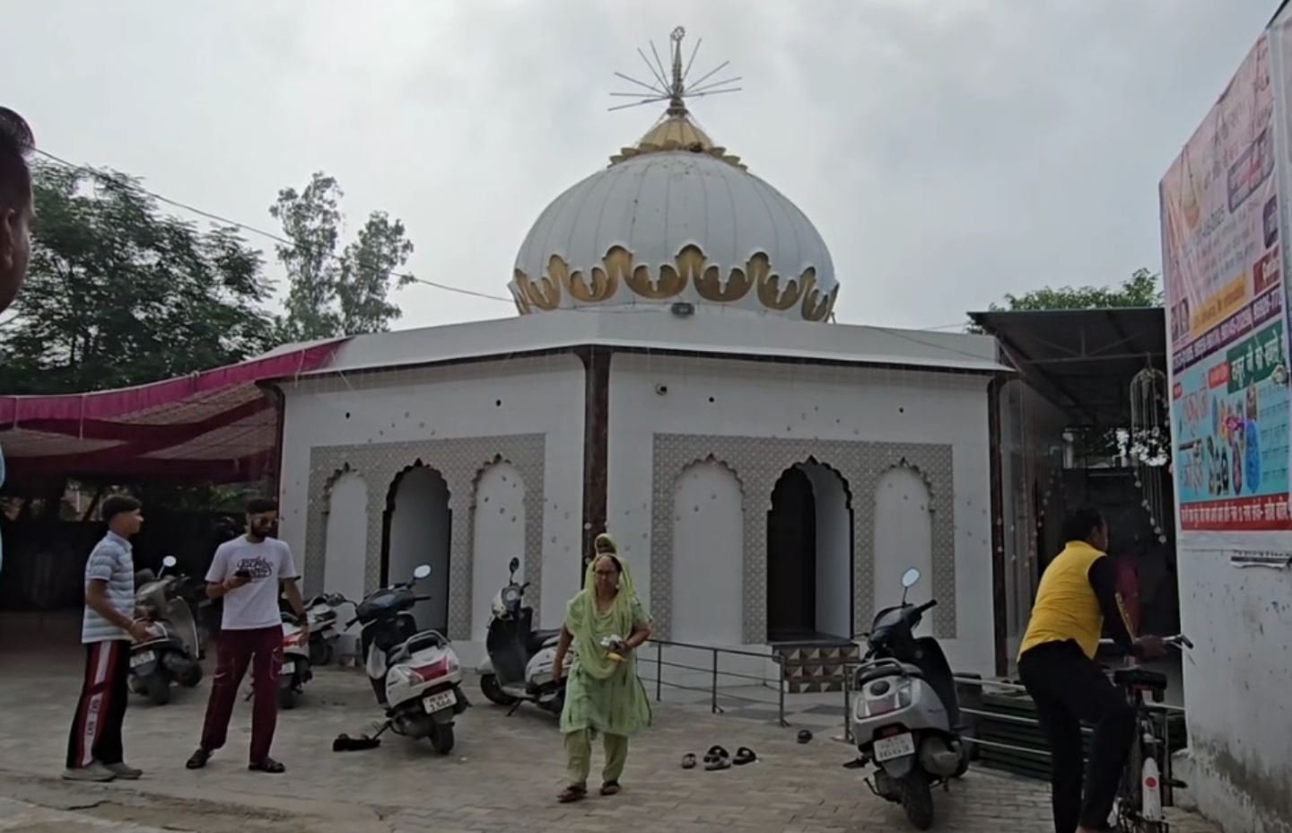 350 ਸਾਲਾਂ ਪ੍ਰਾਚੀਨ ਮੰਦਿਰ ‘ਚ ਮਨੋਕਾਮਨਾਵਾਂ ਨੂੰ ਪੂਰੀਆਂ ਕਰਨ ਆਉਂਦੀਆਂ ਨੇ ਸੰਗਤਾਂ, ਸ਼ਰਧਾਲੂਆਂ ਦਾ ਬੇਹੱਦ ਹੈ ਵਿਸ਼ਵਾਸ