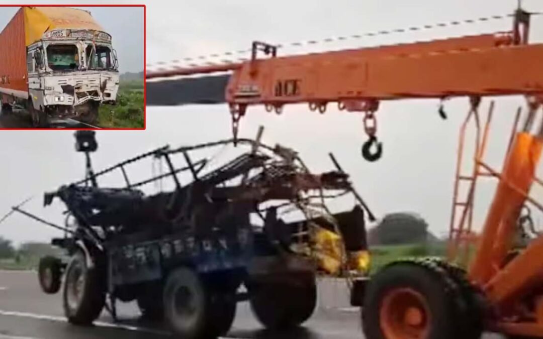 बुलंदशहर में दर्दनाक हादसा, कंटेनर ने श्रद्धालुओं से भरे ट्रैक्टर को मारी टक्कर, 8 की मौत, 45 से ज्यादा घायल