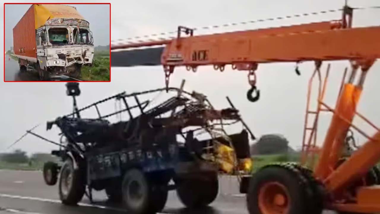 बुलंदशहर में दर्दनाक हादसा, कंटेनर ने श्रद्धालुओं से भरे ट्रैक्टर को मारी टक्कर, 8 की मौत, 45 से ज्यादा घायल