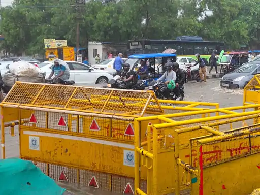 15 ਅਗਸਤ ਨੂੰ ਲੈ ਕੇ ਦਿੱਲੀ-ਹਰਿਆਣਾ ਬਾਰਡਰ ਸੀਲ, ਭਾਰੀ ਵਾਹਨਾਂ ਦੀ ਐਂਟਰੀ ‘ਤੇ ਪਾਬੰਦੀ