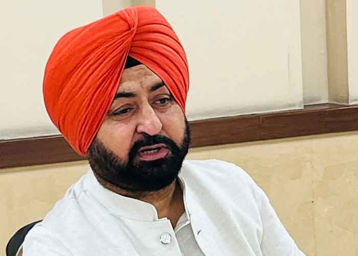 ਮੰਤਰੀ ਮੁੰਡੀਆ ਦਾ ਬਿੱਟੂ ਨੂੰ ਜਵਾਬ, ਬੋਲੇ- ਮੈਂ ਚੰਡੀਗੜ੍ਹ ’ਚ ਹਾਂ ਅਮਰੀਕਾ ’ਚ ਨਹੀਂ, ED ਦੀ ਕਾਰਵਾਈ ’ਤੇ ਚੁੱਕੇ ਸਵਾਲ