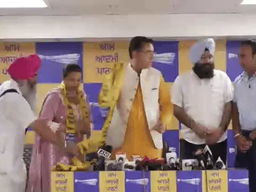 ਅੰਮ੍ਰਿਤਸਰ ਮੇਅਰ ਚੋਣ ‘ਚ ਕਾਂਗਰਸ ਨੂੰ ਝਟਕਾ, ਦੋ ਕੌਂਸਲਰ ‘ਆਪ’ ਵਿੱਚ ਹੋਏ ਸ਼ਾਮਲ