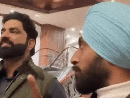 ਜਲੰਧਰ ਦੇ ਯੂਟਿਊਬਰ ਤੋਂ ਪਾਕਿਸਤਾਨ ਦੌਰੇ ‘ਤੇ ਪੁੱਛਗਿੱਛ: ਪਤਨੀ ਨਾਲ ਗਿਆ ਸੀ, ISI ਏਜੰਟ ਨਾਸਿਰ ਨੂੰ ਮਿਲਿਆ