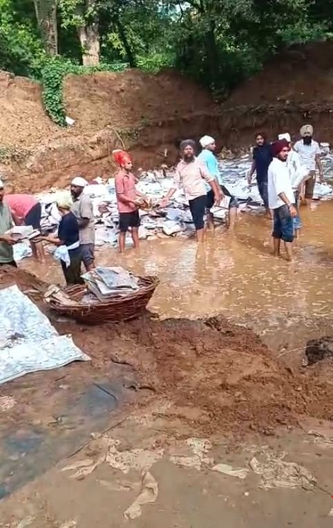 ਕਾਨ੍ਹ ਸਿੰਘ ਨਾਭਾ ਦੇ ਮਹਾਨ ਕੋਸ਼ ਮਾਮਲੇ ‘ਚ ਵੱਡੀ ਕਾਰਵਾਈ, ਯੂਨੀਵਰਸਿਟੀ ਦੇ 2 ਅਧਿਕਾਰੀਆਂ ਨੂੰ ਕੀਤਾ ਸਸਪੈਂਡ, VC ਸਮੇਤ 4 ਖ਼ਿਲਾਫ਼ FIR ਦਰਜ