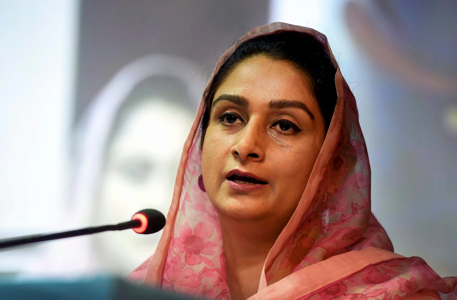 ਹਰਸਿਮਰਤ ਕੌਰ ਬਾਦਲ ਦੇ ਤਿੱਖੇ ਹਮਲੇ, ਕਾਨੂੰਨ-ਵਿਵਸਥਾ ਤੇ ਕਰਜ਼ੇ ‘ਤੇ ਉਠਾਏ ਸਵਾਲ