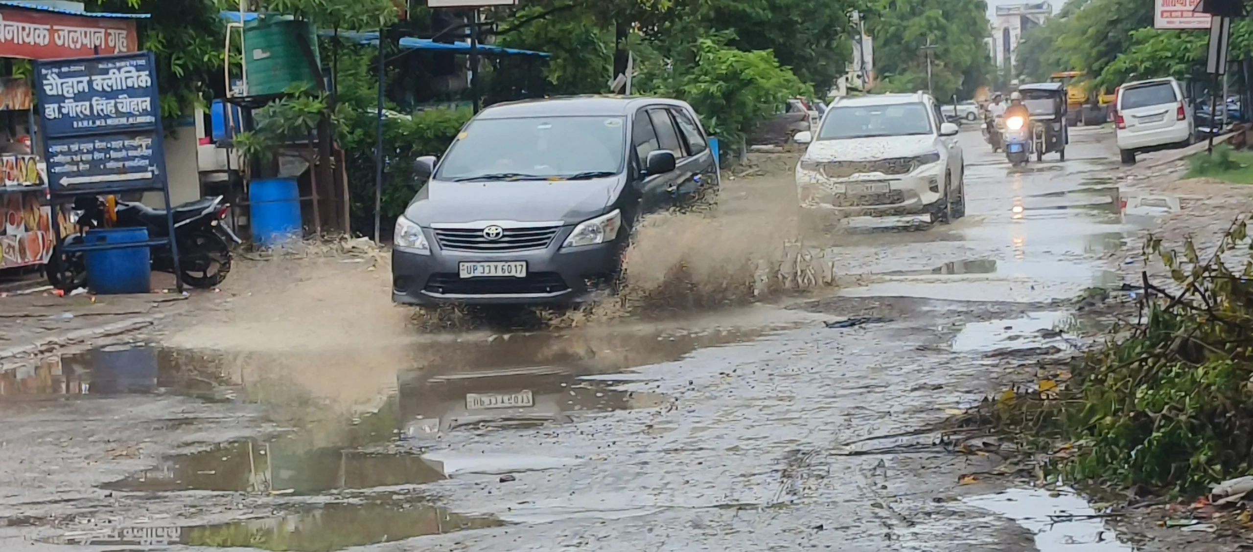 ਲਖਨਊ ‘ਚ ਭਾਰੀ ਮੀਂਹ ਕਾਰਨ ਜਲਭਰਾਵ: ਰਾਹਵੀਆਂ ‘ਚ ਪਾਣੀ, ਗੱਡੀਆਂ ਹੋਈਆਂ ਬੰਦ