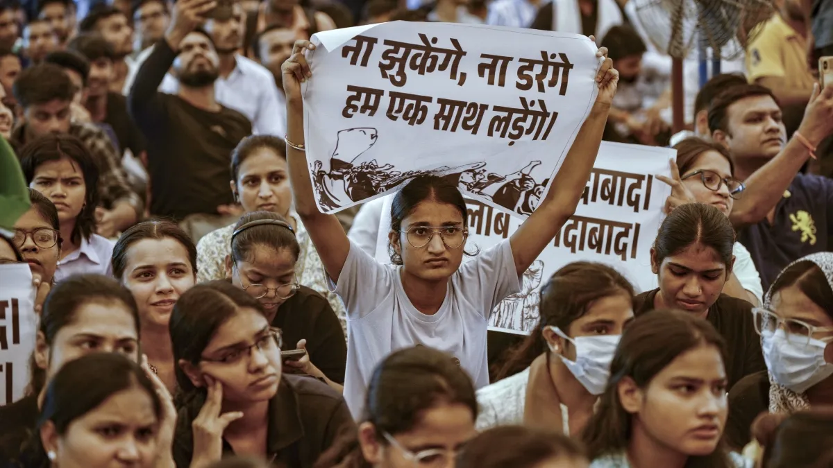 ਦਿੱਲੀ ਵਿੱਚ SSC ਵਿਰੁੱਧ ਵਿਦਿਆਰਥੀਆਂ ਦਾ ਅੰਦੋਲਨ, ਨਿਰਧਾਰਤ ਸਮੇਂ ਤੋਂ ਬਾਅਦ ਵੀ ਪ੍ਰਦਰਸ਼ਨਕਾਰੀ ਅੜੇ ਰਹੇ, 44 ਹਿਰਾਸਤ ਵਿੱਚ