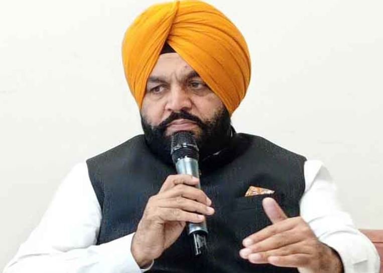 MP ਗੁਰਜੀਤ ਔਜਲਾ ਨੇ ਕੇਂਦਰੀ ਮੰਤਰੀ ਨਿਤਿਨ ਗਡਕਰੀ ਨਾਲ ਕੀਤੀ ਮੁਲਾਕਾਤ, ਅਹਿਮ ਮਸਲਿਆਂ ‘ਤੇ ਕੀਤੀ ਗੱਲਬਾਤ