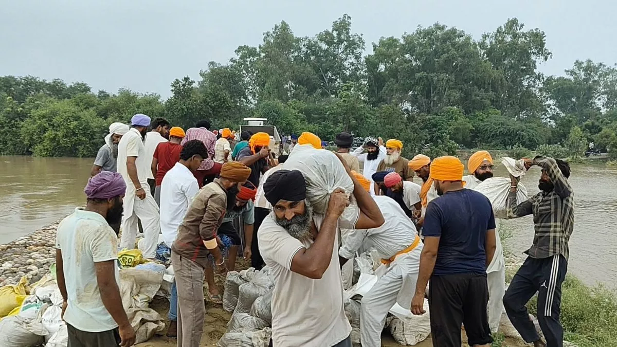 ਰਾਹੁਲ ਗਾਂਧੀ ਨੇ ਪੰਜਾਬ ਦੇ ਹੜ੍ਹਾਂ ਬਾਰੇ ਪ੍ਰਧਾਨ ਮੰਤਰੀ ਮੋਦੀ ਨੂੰ ਇੱਕ ਪੱਤਰ ਲਿਖਿਆ, ਕੇਂਦਰ ਸਰਕਾਰ ਤੋਂ ਵੱਡੇ ਰਾਹਤ ਪੈਕੇਜ ਦੀ ਕੀਤੀ ਮੰਗ