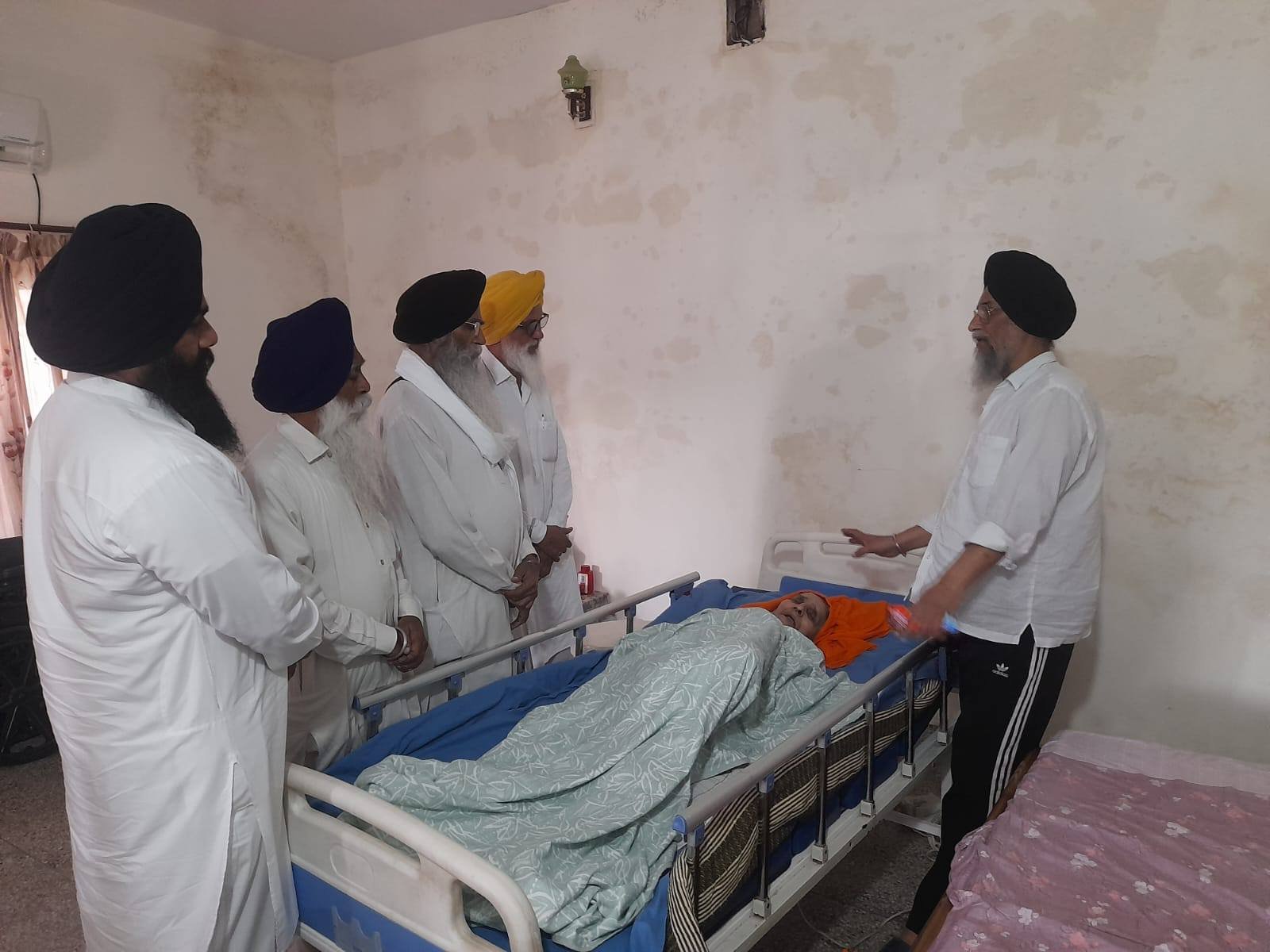 ਐਡਵੋਕੇਟ ਧਾਮੀ ਨੇ ਭਾਈ ਹਵਾਰਾ ਦੀ ਬੀਮਾਰ ਮਾਤਾ ਦਾ ਹਾਲ ਜਾਣਿਆ