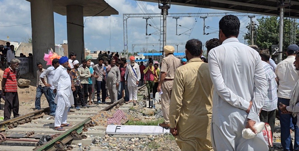 ਸ੍ਰੀ ਮੁਕਤਸਰ ਸਾਹਿਬ ਰੇਲ ਟ੍ਰੈਕ ‘ਤੇ ਹਾਦਸਾ, ਦੋ ਵਿਅਕਤੀਆਂ ਦੀ ਮੌਤ