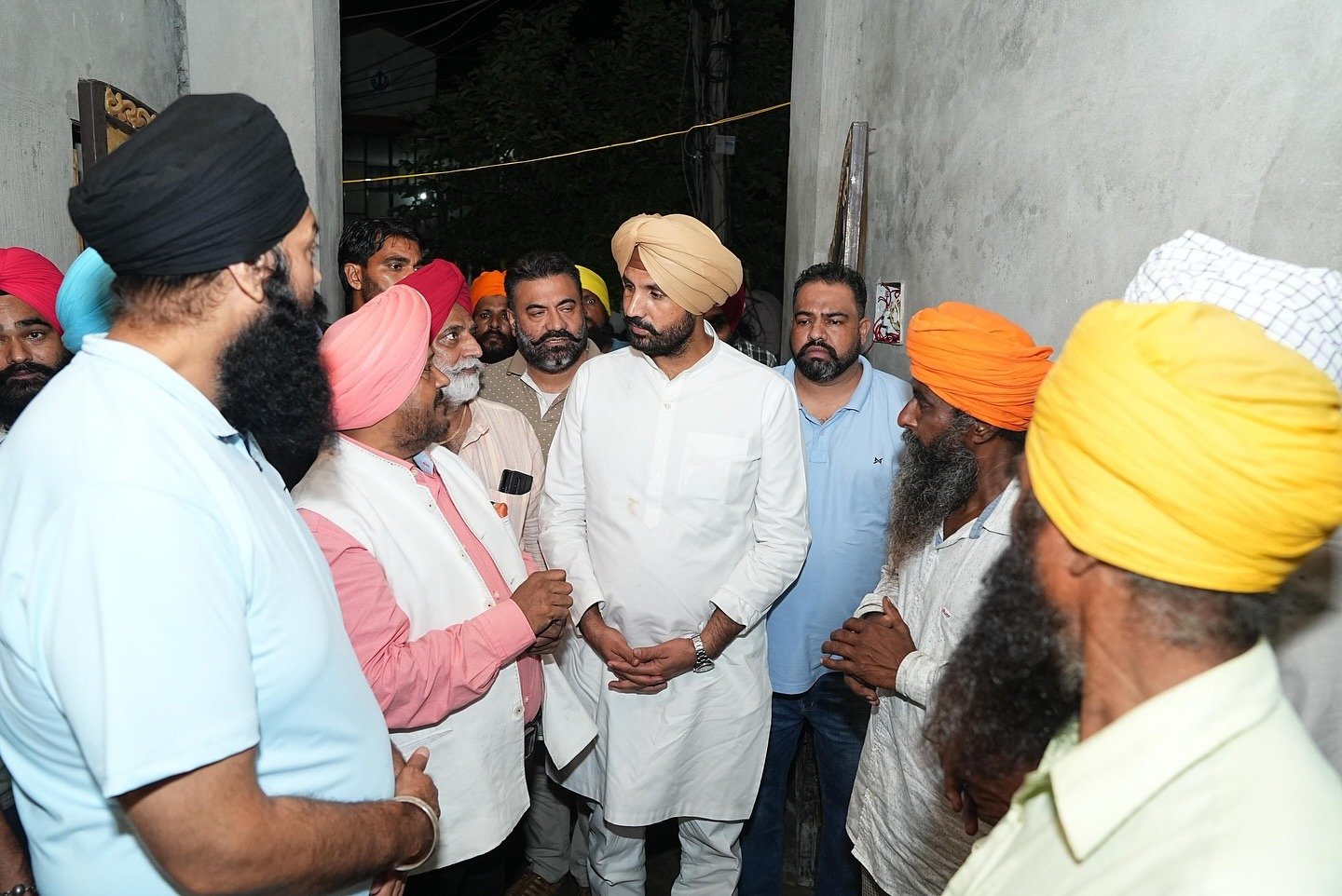 ਹੜ੍ਹ ਪੀੜਤਾਂ ਲਈ ਰਾਜਾ ਵੜਿੰਗ ਨੇ ਭੇਜੀ ਰਾਹਤ ਸਮੱਗਰੀ, ਕਾਨੂੰਨ ਵਿਵਸਥਾ ‘ਤੇ ਵੀ ਖੜ੍ਹੇ ਕੀਤੇ ਸਵਾਲ