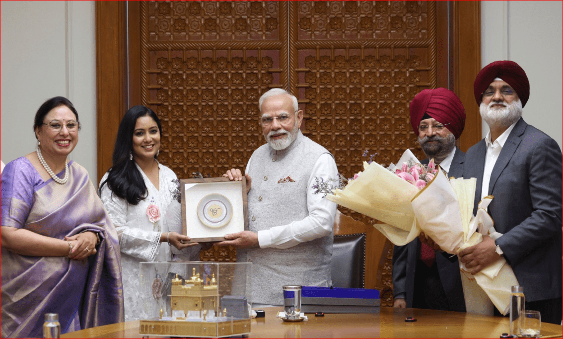 ਪ੍ਰਧਾਨ ਮੰਤਰੀ ਨਰਿੰਦਰ ਮੋਦੀ ਨੂੰ ਮਿਲੇ ਹਰਦੀਪ ਸਿੰਘ ਪੁਰੀ, ਦਸਮ ਪਿਤਾ ਨਾਲ ਸੰਬੰਧਿਤ ‘ਜੋੜੇ ਸਾਹਿਬ’ ਦੀ ਸੁਰੱਖਿਆ ਲਈ ਕਮੇਟੀ ਦੀਆਂ ਸਿਫ਼ਾਰਸ਼ਾਂ ਕੀਤੀਆਂ ਪੇਸ਼