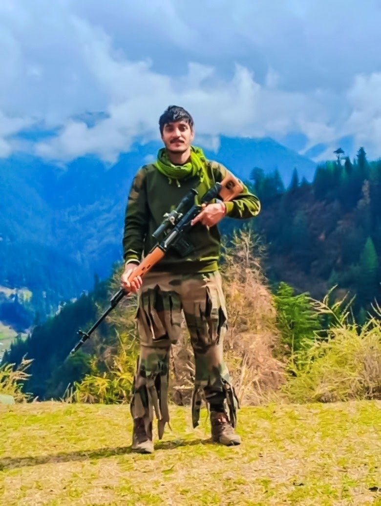 ਜੰਮੂ-ਕਸ਼ਮੀਰ ਦੇ ਕੁਲਗਾਮ ‘ਚ ਸ਼ਹੀਦ ਹੋਏ ਨਰੇਂਦਰ ਸਿੰਧੂ ਦਾ ਪੈਤ੍ਰਿਕ ਪਿੰਡ ਰੋਹੇੜਾ ‘ਚ  ਅੰਤਿਮ ਸੰਸਕਾਰ