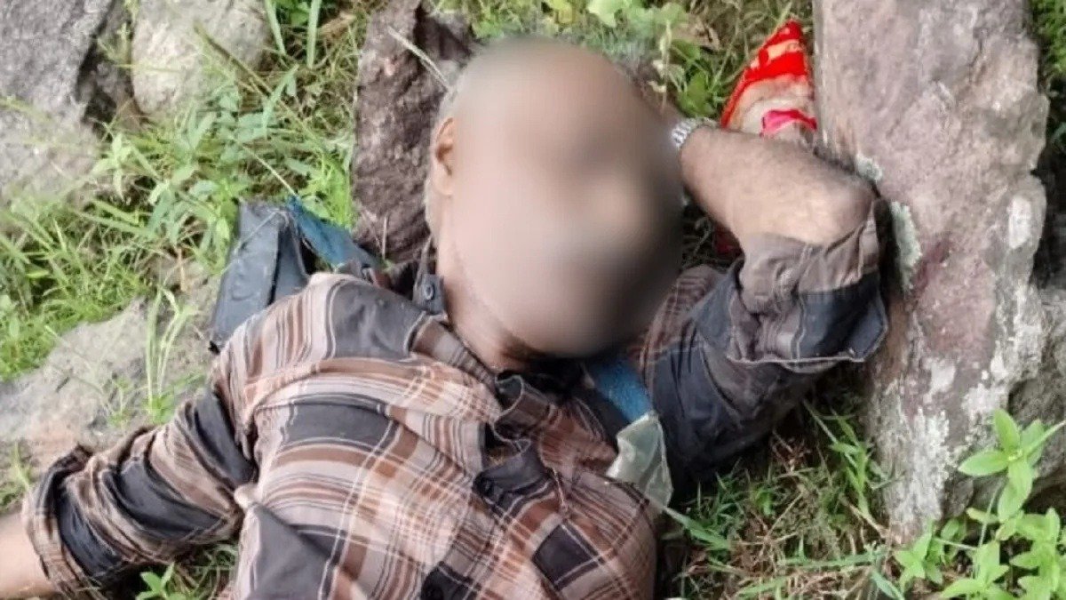 छत्तीसगढ़ में 10 नक्सलियों का एनकाउंटर, 1 करोड़ का इनामी नक्सल कमांडर भी ढेर