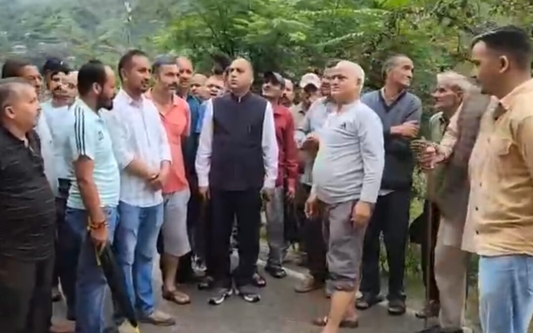 आपदाग्रस्त हिमाचल में पूर्व मुख्यमंत्री जयराम ठाकुर ने राज्य सरकार पर साधा निशाना, केन्द्र तो मदद कर रहा, लेकिन राज्य सरकार…