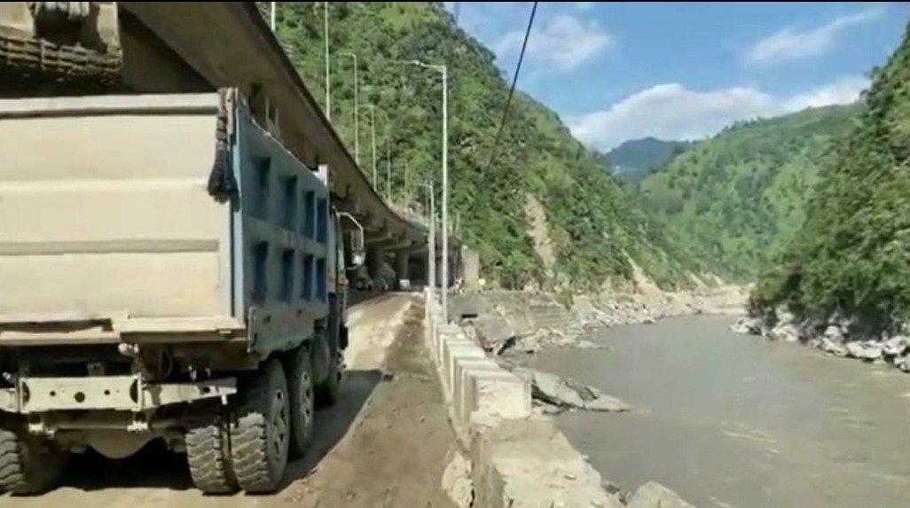 कुल्लू राष्ट्रीय राजमार्ग पर ट्रैफिक की रफतार पर लगी ब्रेक