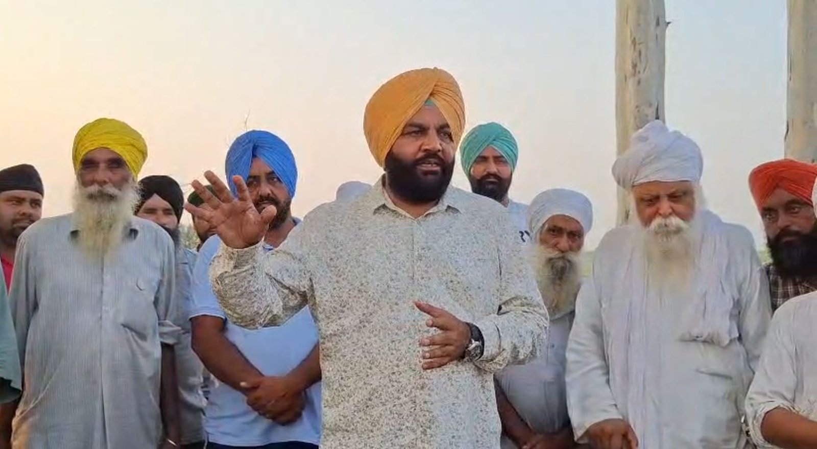 MP ਗੁਰਜੀਤ ਔਜਲਾ ਵੱਲੋਂ ਧੁੱਸੀ ਬੰਨ੍ਹ ‘ਤੇ ਸੇਵਾਦਾਰਾਂ ਦਾ ਕੀਤਾ ਧੰਨਵਾਦ, ਵਿਰੋਧੀਆਂ ‘ਤੇ ਸਾਧਿਆ ਨਿਸ਼ਾਨਾ