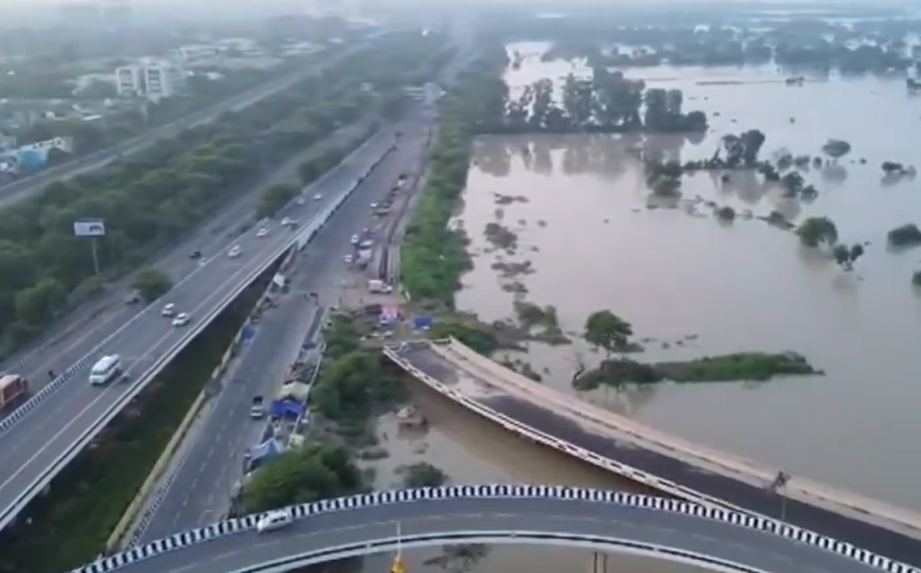 ਯਮੁਨਾ ਨਦੀ ਖ਼ਤਰੇ ਦੇ ਨਿਸ਼ਾਨ ਤੋਂ ਉੱਪਰ ਵਹਿ ਰਹੀ , ਕੁਝ ਹਿੱਸਿਆਂ ਵਿੱਚ ਹੜ੍ਹ ਦੀ ਸਥਿਤੀ