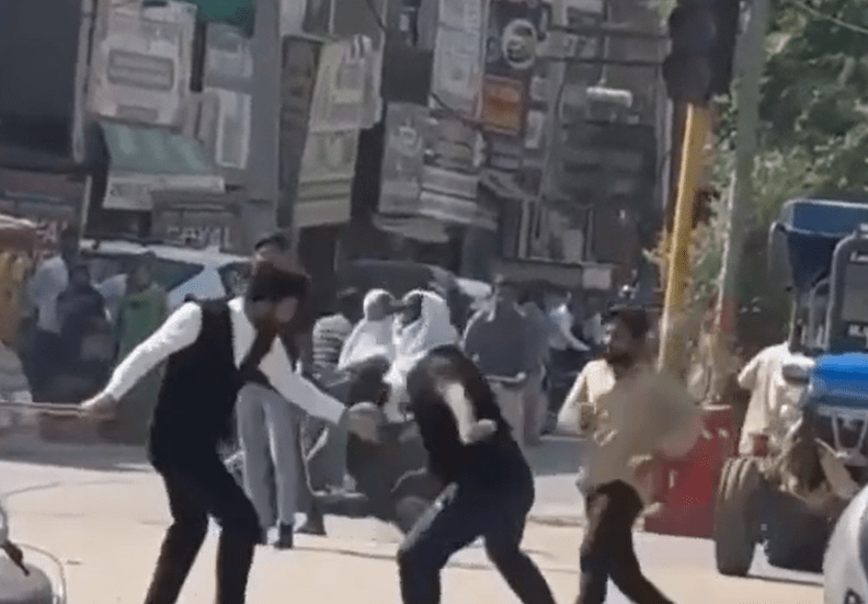 ਭਿਵਾਨੀ ‘ਚ ਵਕੀਲ ਪਿਤਾ-ਪੁੱਤਰ ‘ਤੇ ਡੰਡਿਆਂ ਨਾਲ ਹਮਲਾ, ਹਮਲਾਵਰਾਂ ਨੇ ਕੀਤੀ ਜਾਨ ਲੈਣ ਦੀ ਕੋਸ਼ਿਸ਼ – ਇੱਕ ਦੀ ਹੋਈ ਪਛਾਣ