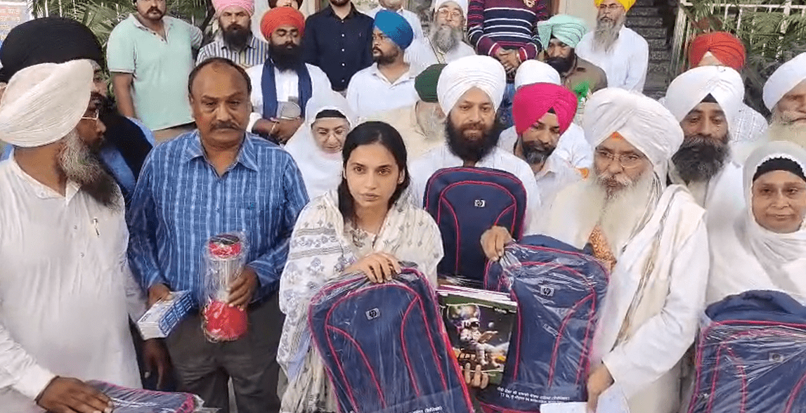 ਹੜ੍ਹ ਰਾਹਤ ਮੁਹਿੰਮ ਨੇ ਫੜੀ ਰਫ਼ਤਾਰ: ਡੀਸੀ ਸਾਕਸ਼ੀ ਸਾਹਨੀ ਨੇ ਪੂਰਾ ਸਮਰਥਨ ਦਿੱਤਾ, “ਮਿਸ਼ਨ ਚੜ੍ਹਦੀ ਕਲਾ” ਰਾਹੀਂ ਮੁੜ ਵਸੇਬਾ ਸ਼ੁਰੂ