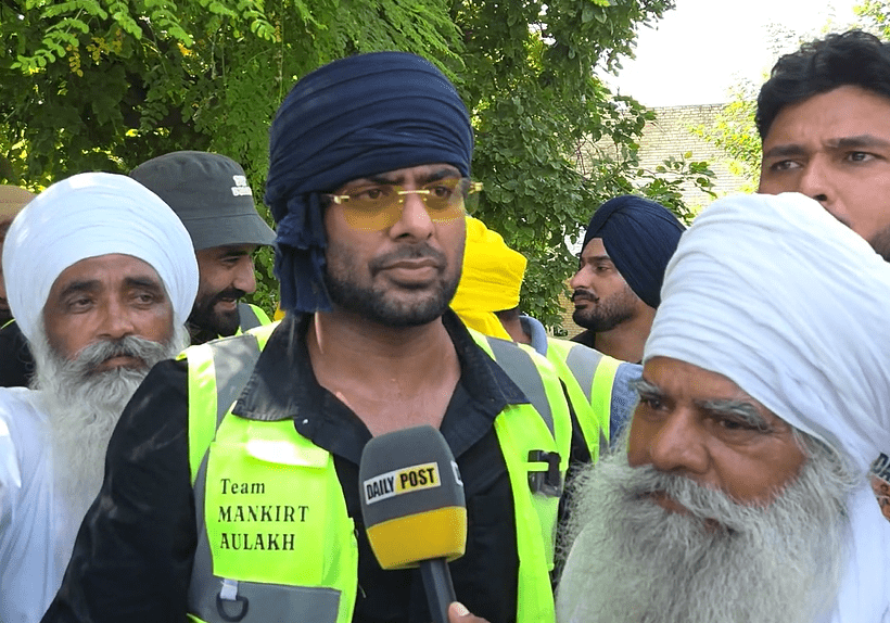 ਹੜ ਪੀੜਤਾਂ ਲਈ ਮਨਕੀਰਤ ਔਲਖ ਦੀ ਮੱਦਦ ਜਾਰੀ: 100 ਟਰੈਕਟਰ ਦਾਨ ਕਰਨ ਦਾ ਟੀਚਾ, ਰਾਜਨੀਤੀ ਵਿੱਚ ਆਉਣ ਦੀ ਅਫਵਾਹ ਨੂੰ ਕੀਤਾ ਖੰਡਨ