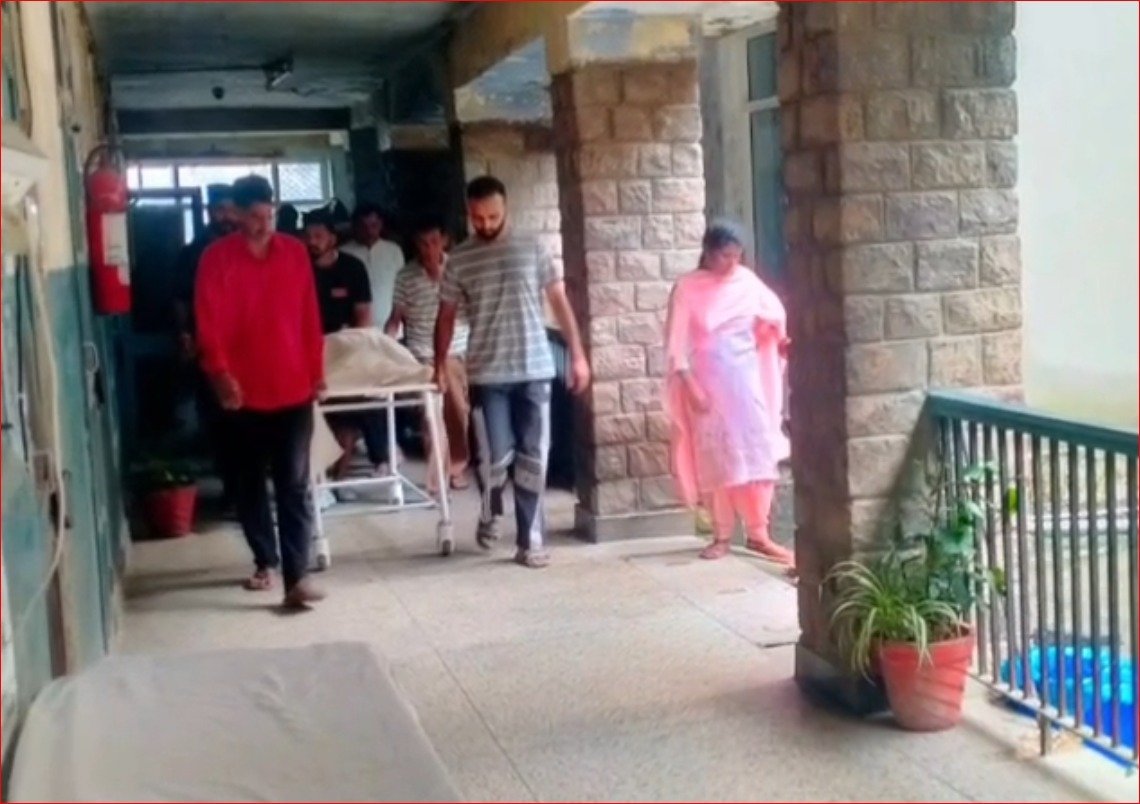 कलयुगी बेटे ने घरेलू विवाद के चलते अपनी ही मां को उतारा मौत के घाट, सिर पर किया वार