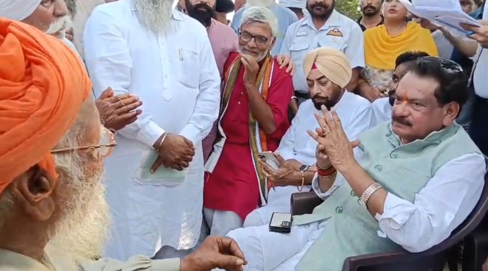 ਕੇਂਦਰੀ ਮੰਤਰੀ ਐਸ.ਪੀ. ਬਘੇਲ ਨੇ ਮੋਗਾ ਜ਼ਿਲ੍ਹੇ ਦੇ ਹੜ੍ਹ ਪ੍ਰਭਾਵਿਤ ਪਿੰਡਾਂ ਦਾ ਕੀਤਾ ਦੌਰਾ