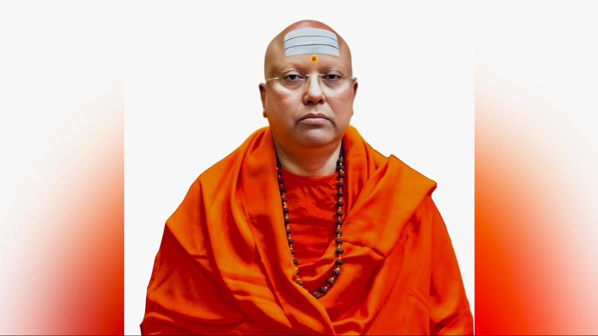 दिल्ली यौन शोषण केस- आश्रम यौन शोषण मामले में दिल्ली पुलिस का एक्शन, डर्टी बाबा चैतन्यानंद आगरा से गिरफ्तार